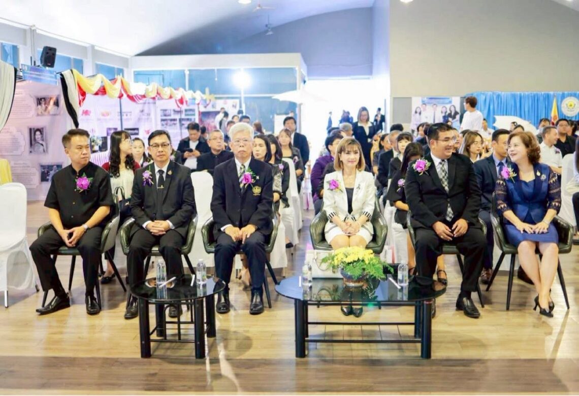 Ms. Jetsumon Sumayteepradit, Deputy Provincial Education Officer of Samut Prakan, attended the exhibition “Innovation for Creating Opportunities through Dual Vocational Training: Learning and Leading to the World of Careers.”